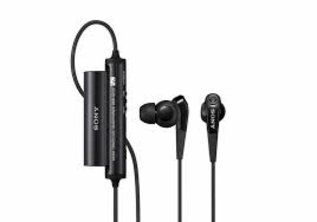 1995: los primeros audífonos con noise cancelling