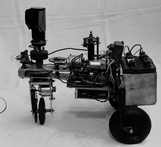 Tortue cybernétique de W.G Walter.