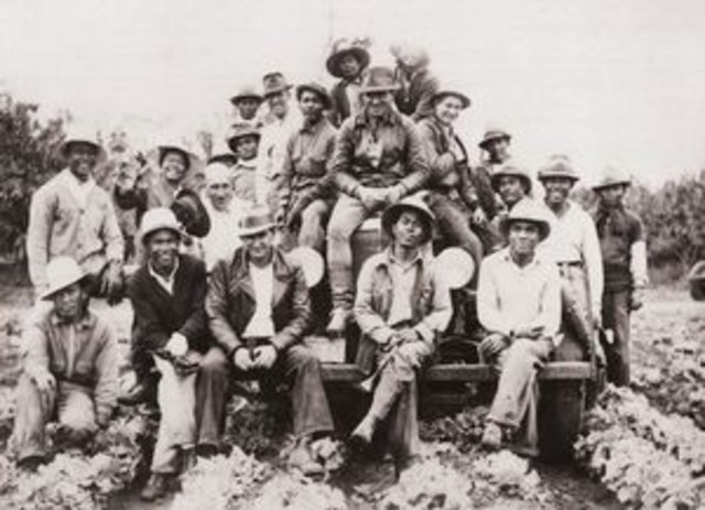 Chavez Becomes Full-Time Farm Worker