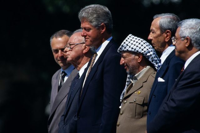 Los palestinos consiguieron que los representantes de Israel y de la OLP firmaran un acuerdo para dotar de autonomía la Cisjordania ocupada.