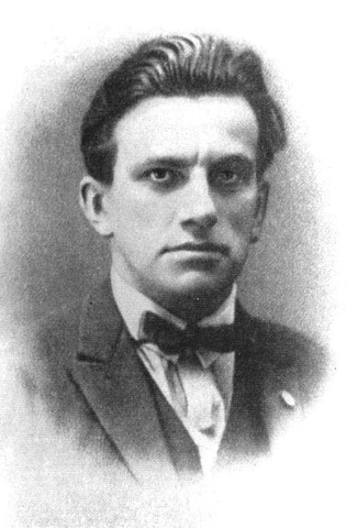 Начало работы в телеграфном агентстве. Выход сборника.