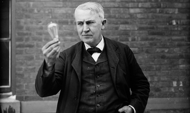Thomas Alva Edison.
