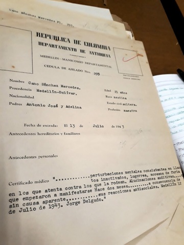 Alucinaciones: "Al manicomio lo llama Colegio".