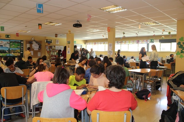 Es parte de la tarea propia de todo profesor y es un derecho de todos los alumnos.