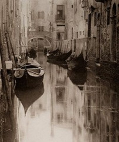 Louis Daguerre takes the first photo