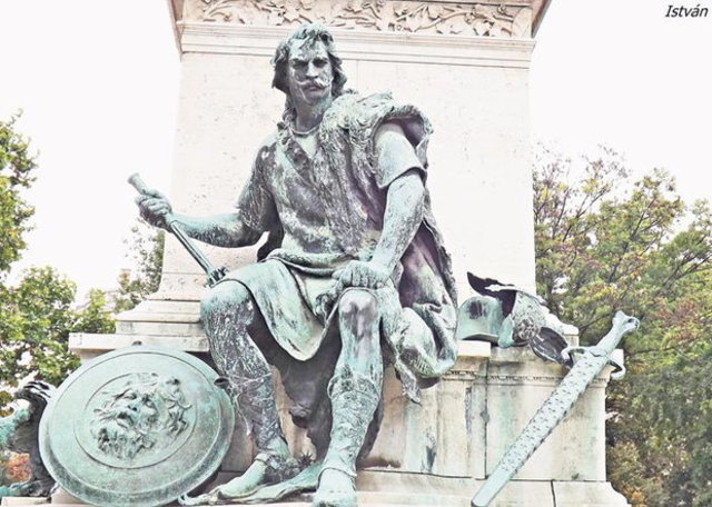 Toldi Arany ezzel az alkotásával ünnepelt költővé vált.