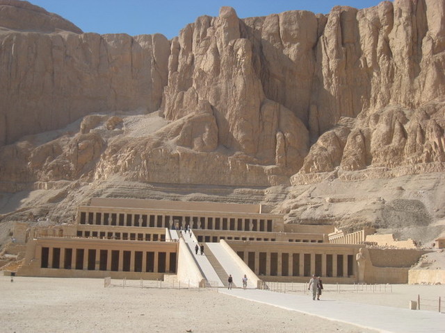 Piramides en Dodentempels