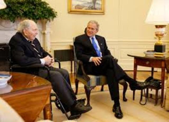 Frank Buckles meets the president