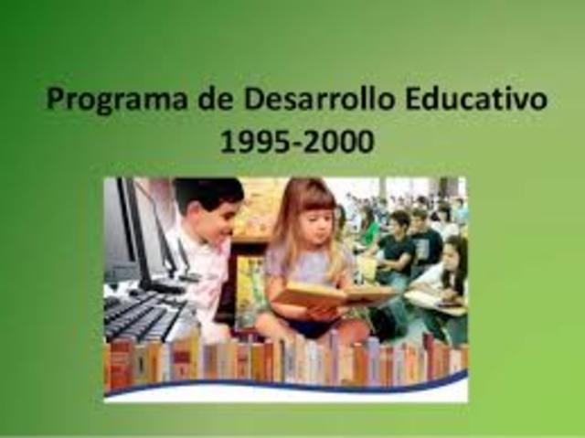 Se presenta el Programa de Desarrollo Educativo