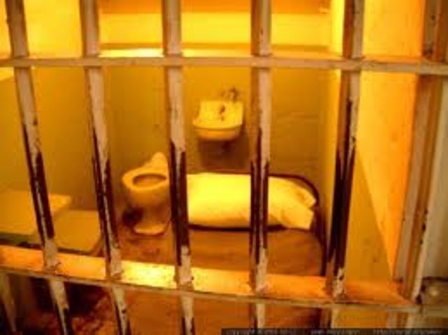 I called the cops on my dad and he goes to jail for Domestic Violence