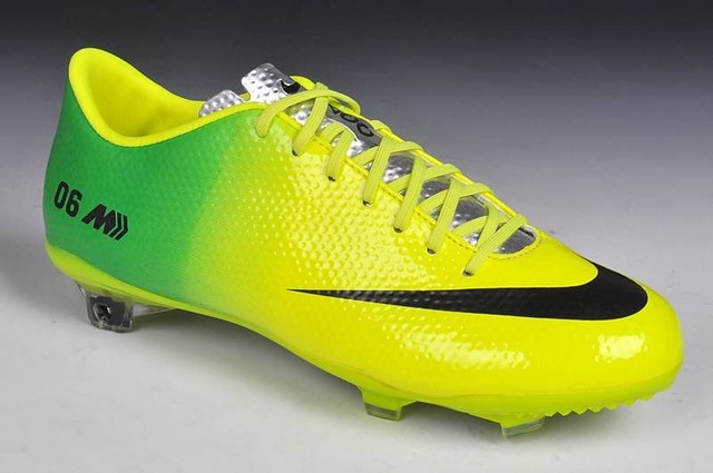 El calzado de fútbol del presente siglo XXI