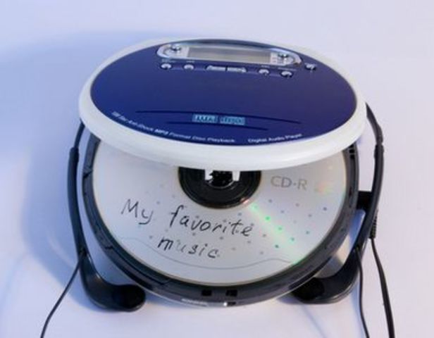 CD PLAYER (2007)