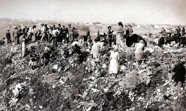 Sociocultural contextualization