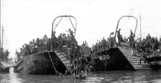 DESEMBARCO DE ALHUCEMAS