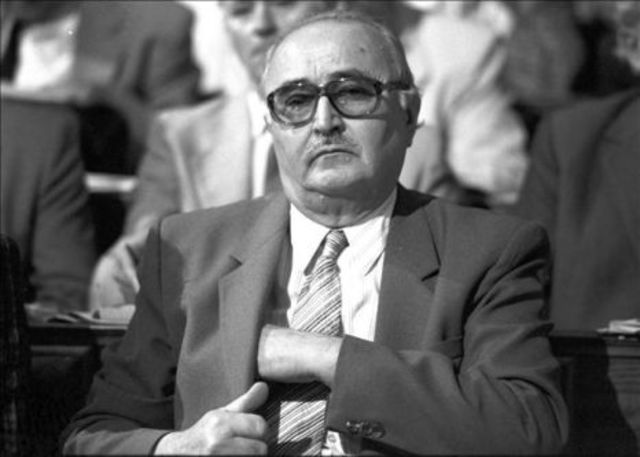 Az első választás