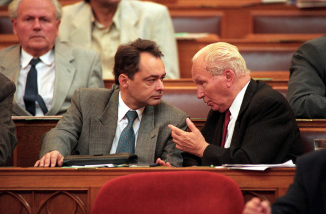 Közeledés a FIDESZ-hez