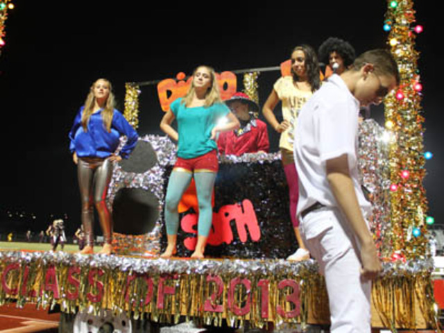 sophomore float