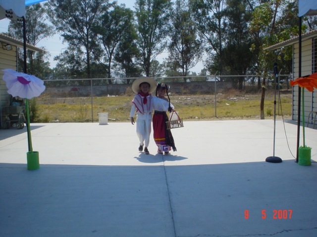 Festival de baile en la primaria