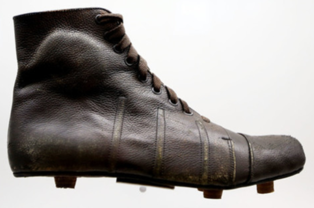 El primer desarrollo de las botas de fútbol