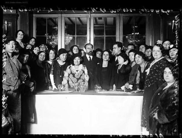 Fundación de la Asociación Nacional de Mujeres Españolas