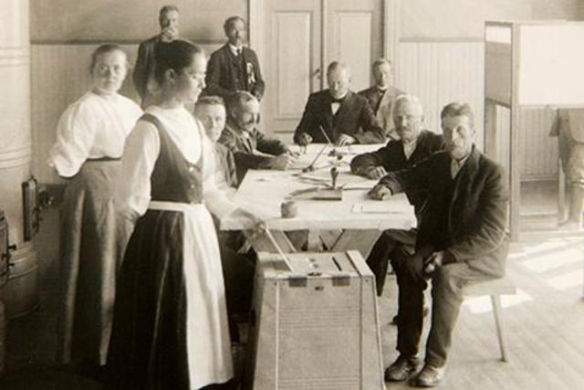 Derecho al voto de la mujer en Finlandia
