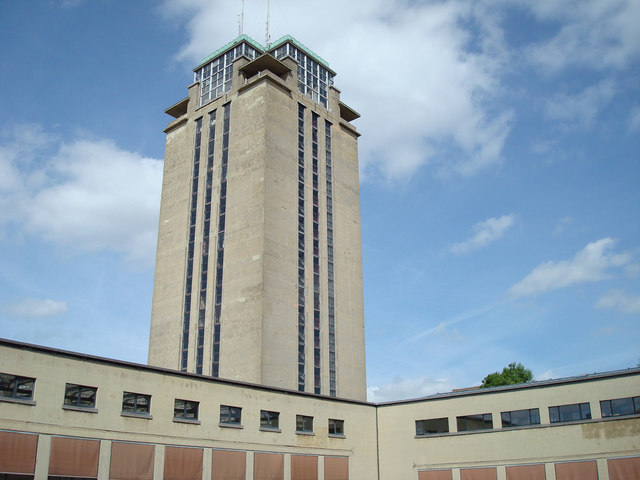 Se erige la Torre De Los Libros Por Van De Velde.
