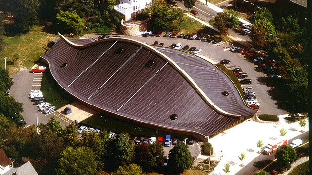 Ingalls Hockey Rink at Yale in New York by Eero