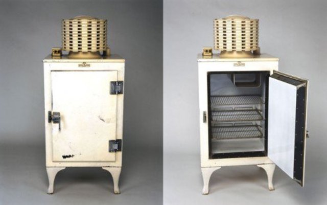 Flat-top  refrigerator by Henry
