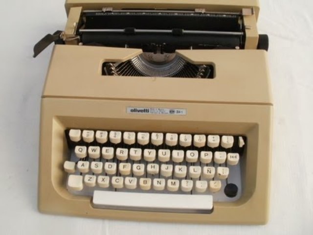 Maquina de escribir Olivetti