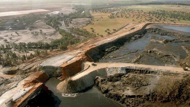 DESASTRE D'AZNALCÓLLAR -ESPANYA-