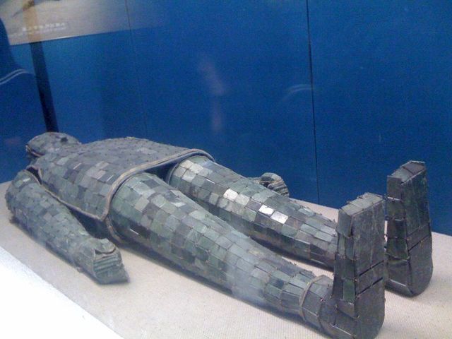 Traje Mortuorio, escultura en Jade.