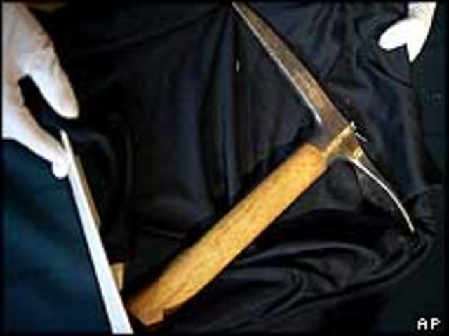 Trotsky attacked in Mexico City by Stalinists