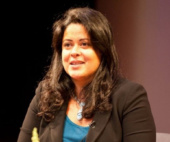 Sister Maya Soetoro born, Aug. 15