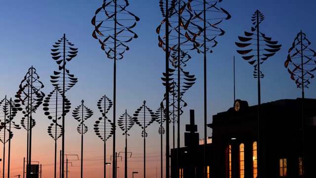 Instalación publica (Lyman Whitaker)