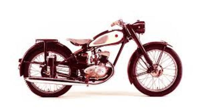 Primera moto de Yamaha