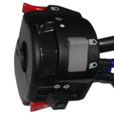 Motociclistas con baja gama de tecnología