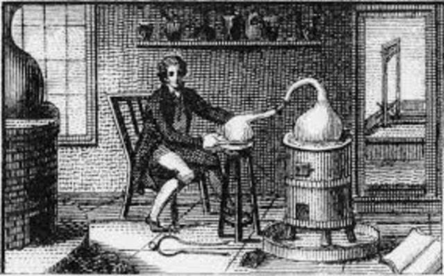 Antoine Lavoisier discovered and named gas oxygen