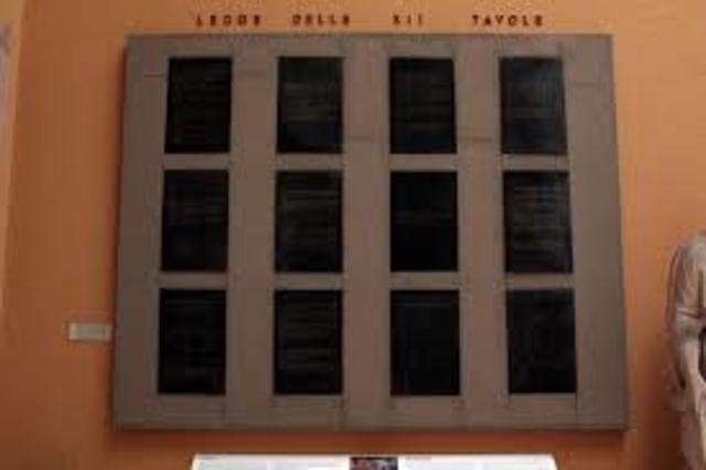 Leggi delle dodici tavole(primi 10 scritte da 10 patrizi)