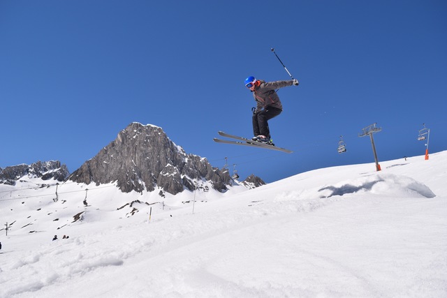 Esquiando en Los Alpes