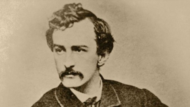 Booth and his conspirators plan to kidnap Lincoln.