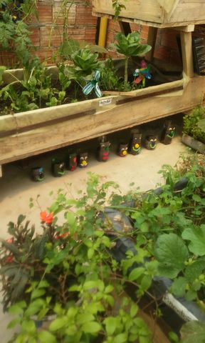 SEMBRANDO SEMILLAS PARA LA HUERTA