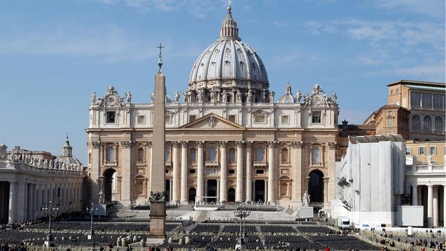 La iglesia como institución pública