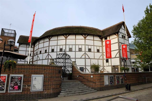 Globe Theater is Built