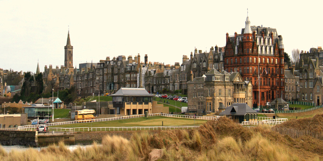 St. Andrews Formally Becomes a University