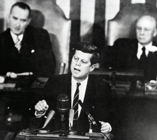 Kennedy Pledges to Support Space Program