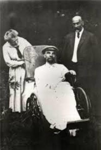 Lenin suffers second stroke