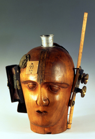 La cabeza mecánica: el espíritu de nuestro tiempo