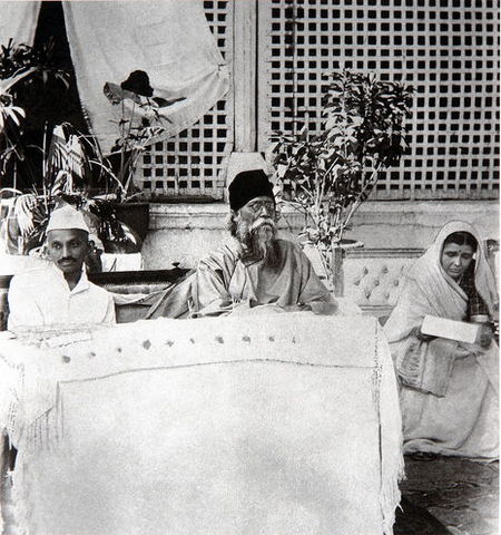 The Gandhi Era of the Indian Independence Movement Begins with the Non-Cooperation Movement