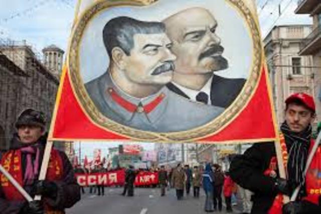 Communists seize power in Russia