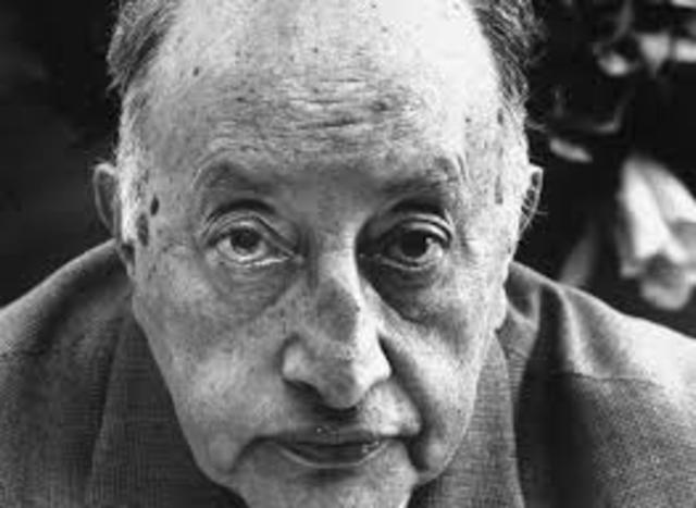 Fallece en Madrid España.